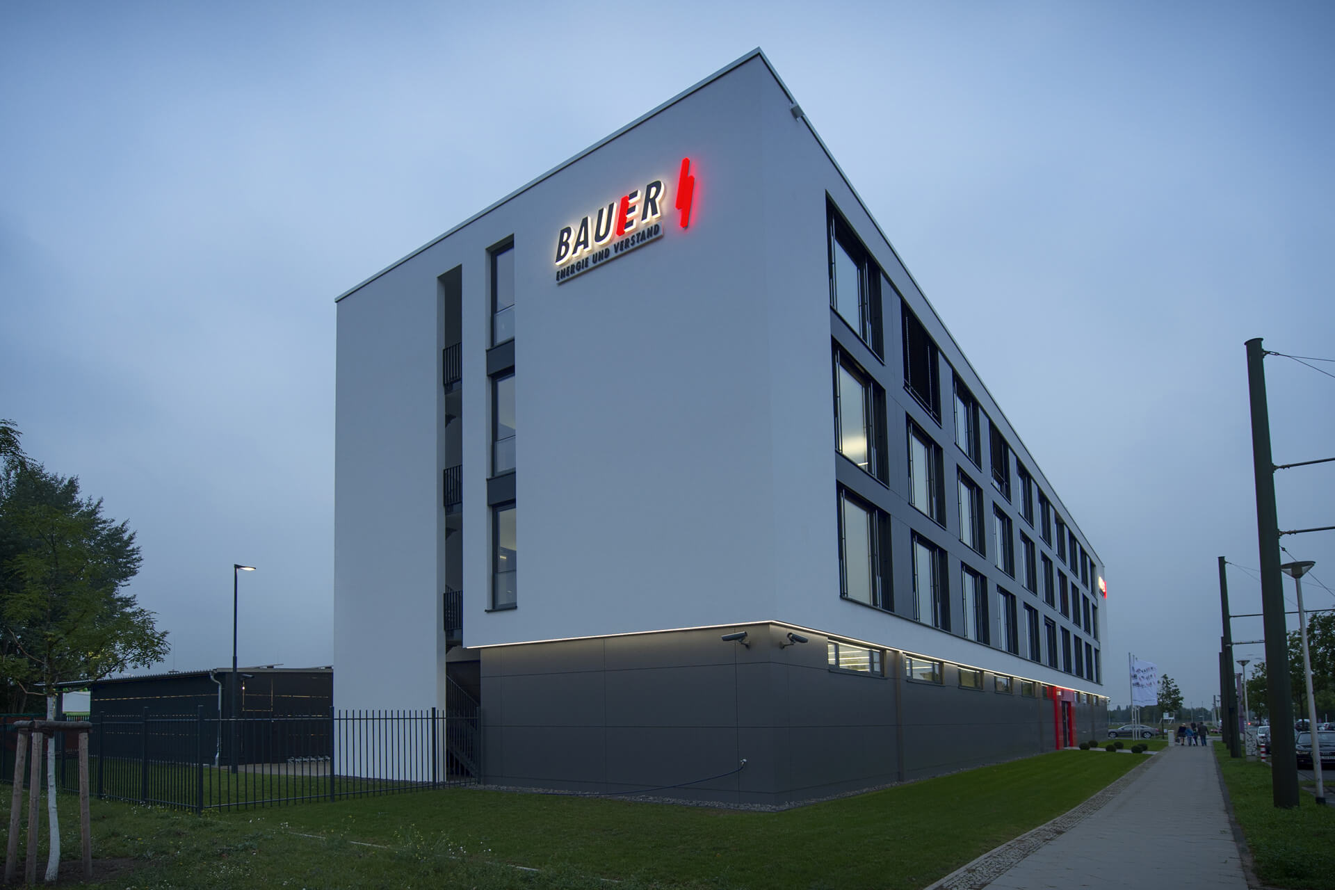 BAUER Elektrounternehmen GmbH & Co KG