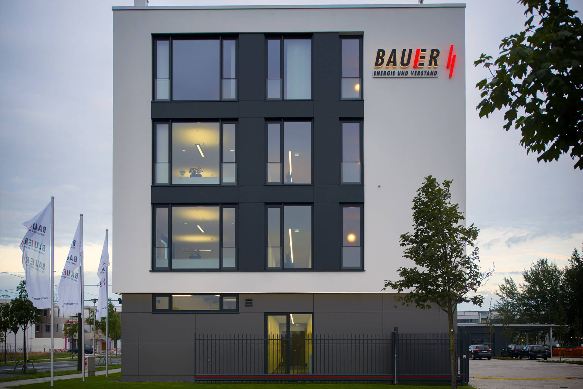 BAUER Elektrounternehmen GmbH & Co KG